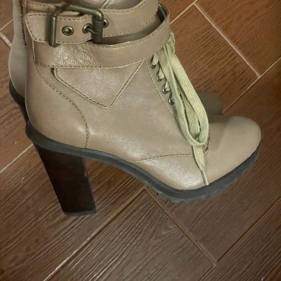 Kelsi Dagger Brown Taupe Lace Up Heeled Booties Size 6.5 leather EVA1 buckles - Picture 7 of 16